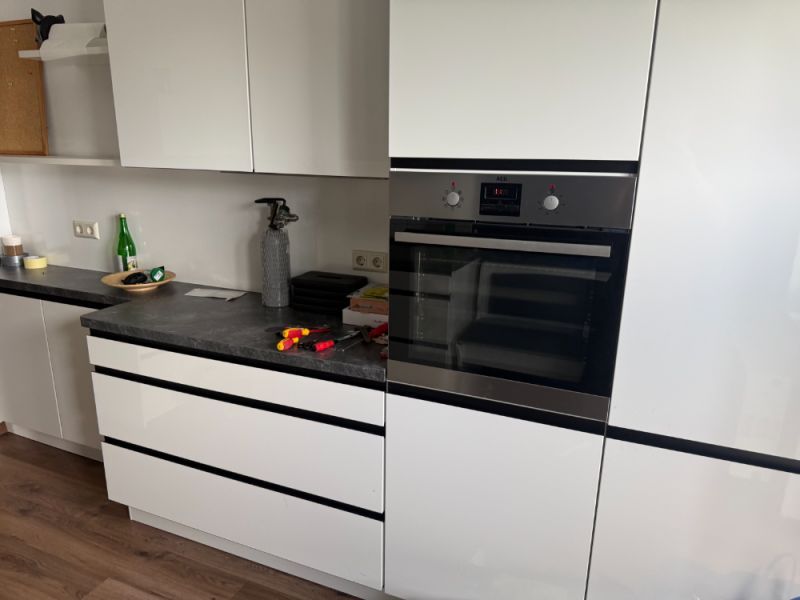 mit Einbauküche , Balkon und Garage