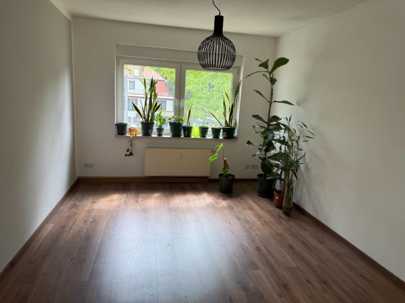 mit Einbauküche , Balkon und Garage